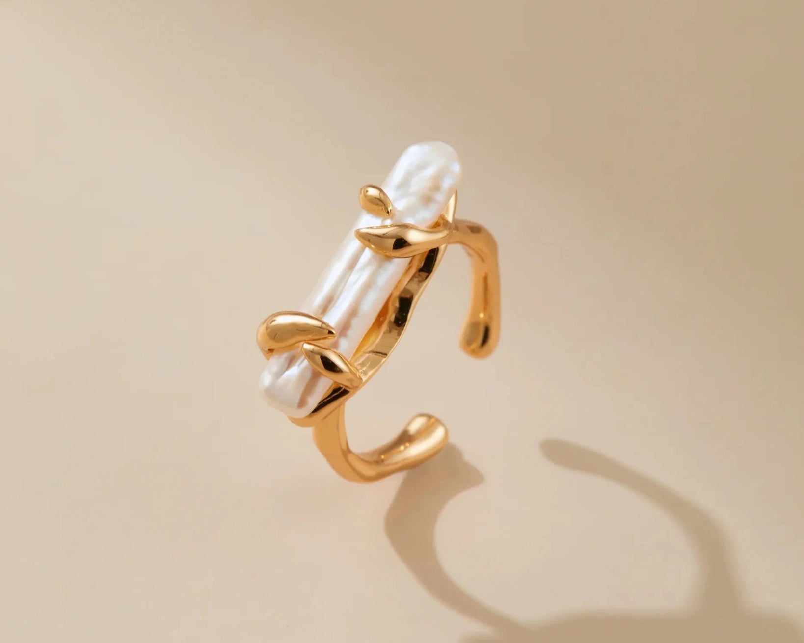 Baroque Pearl Ring - Alarita