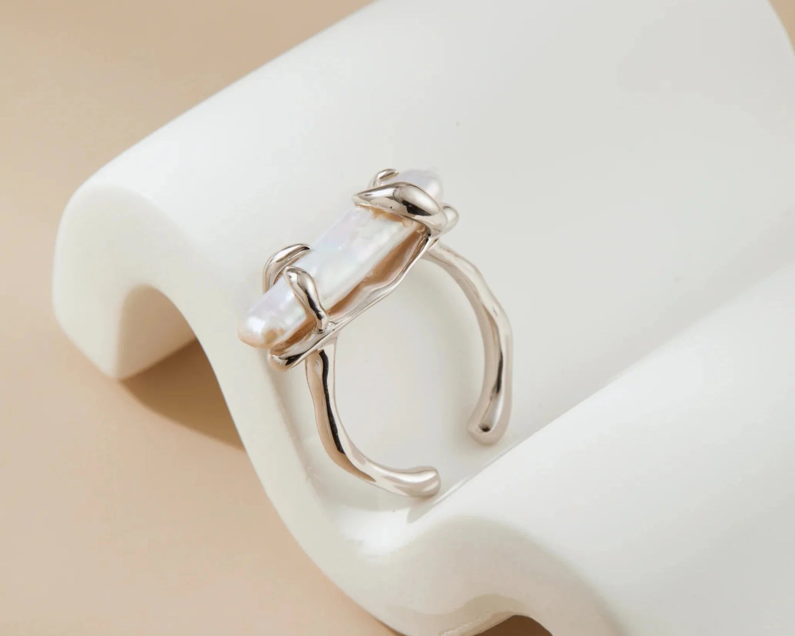 Baroque Pearl Ring - Alarita