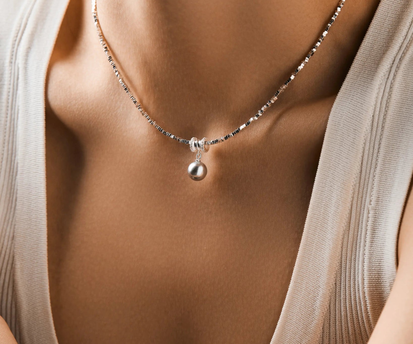 French Pearl Shard Silver Necklace - Alarita