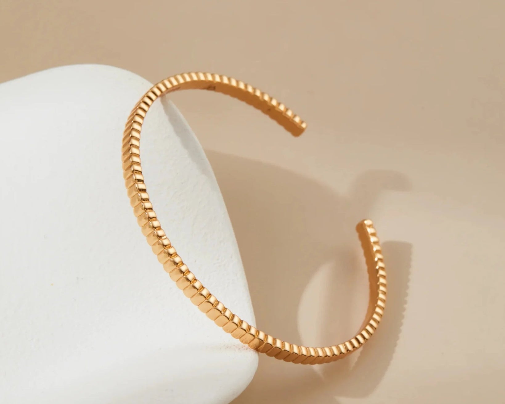 Minimalist Cuff Bracelet - Alarita