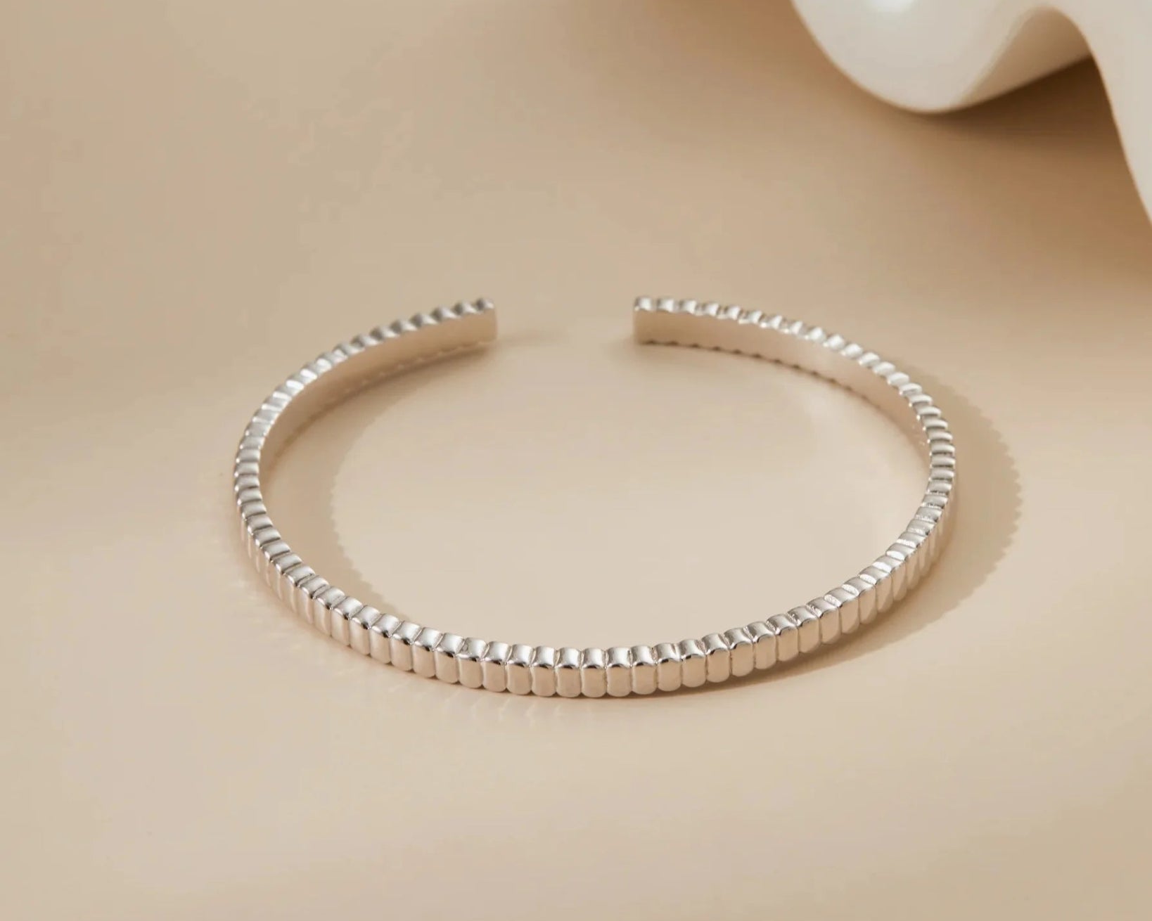 Minimalist Cuff Bracelet - Alarita