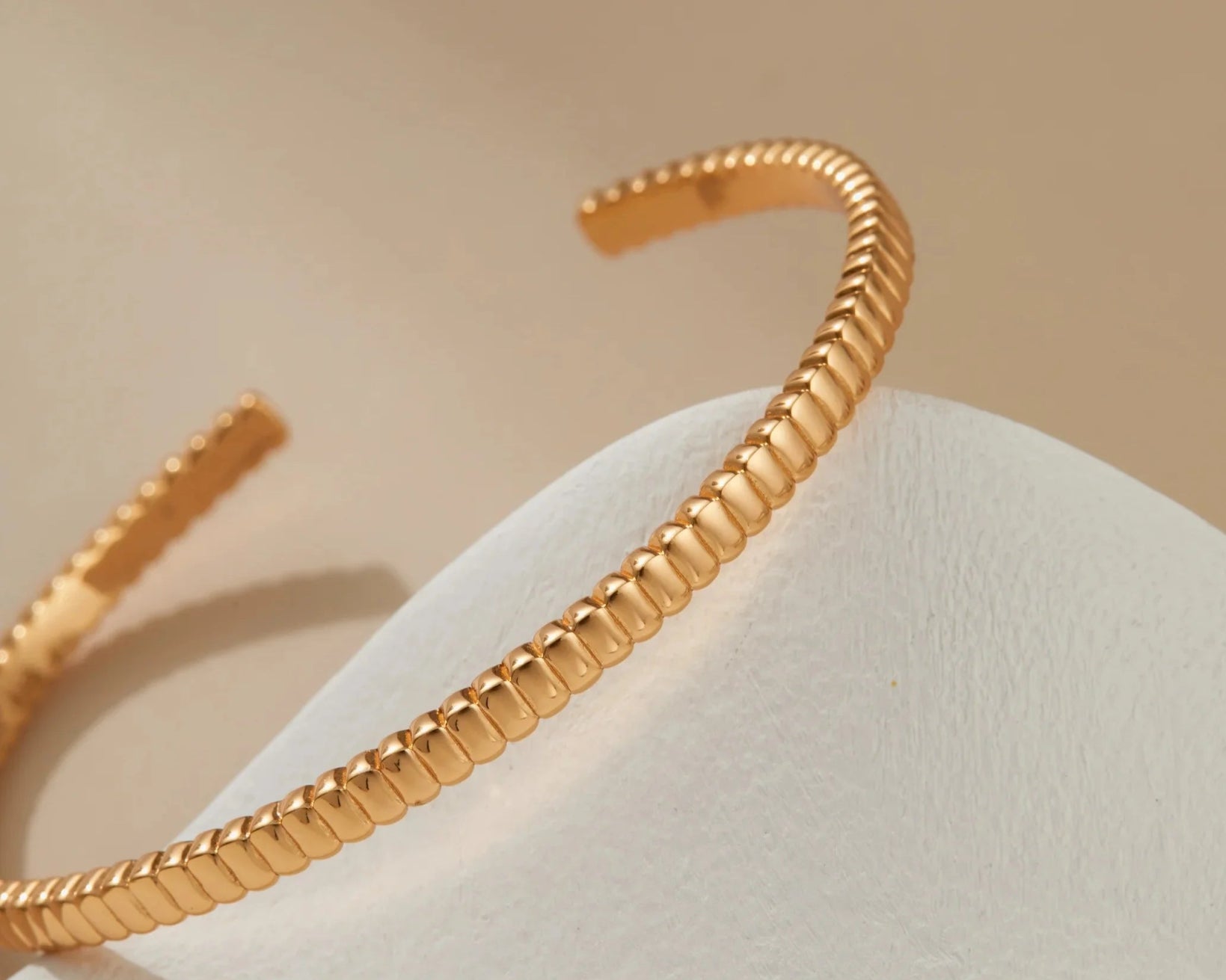 Minimalist Cuff Bracelet - Alarita