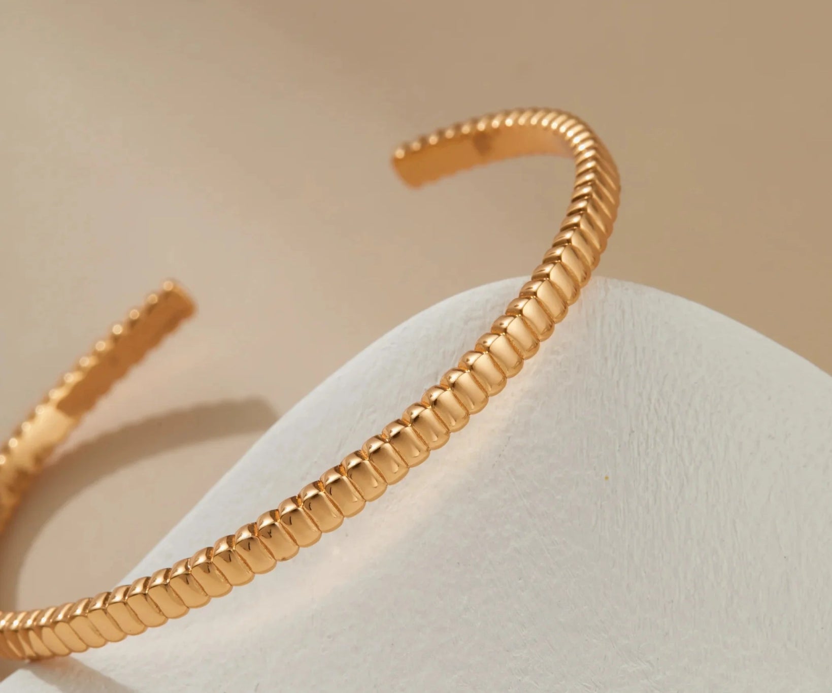 Minimalist Cuff Bracelet - Alarita