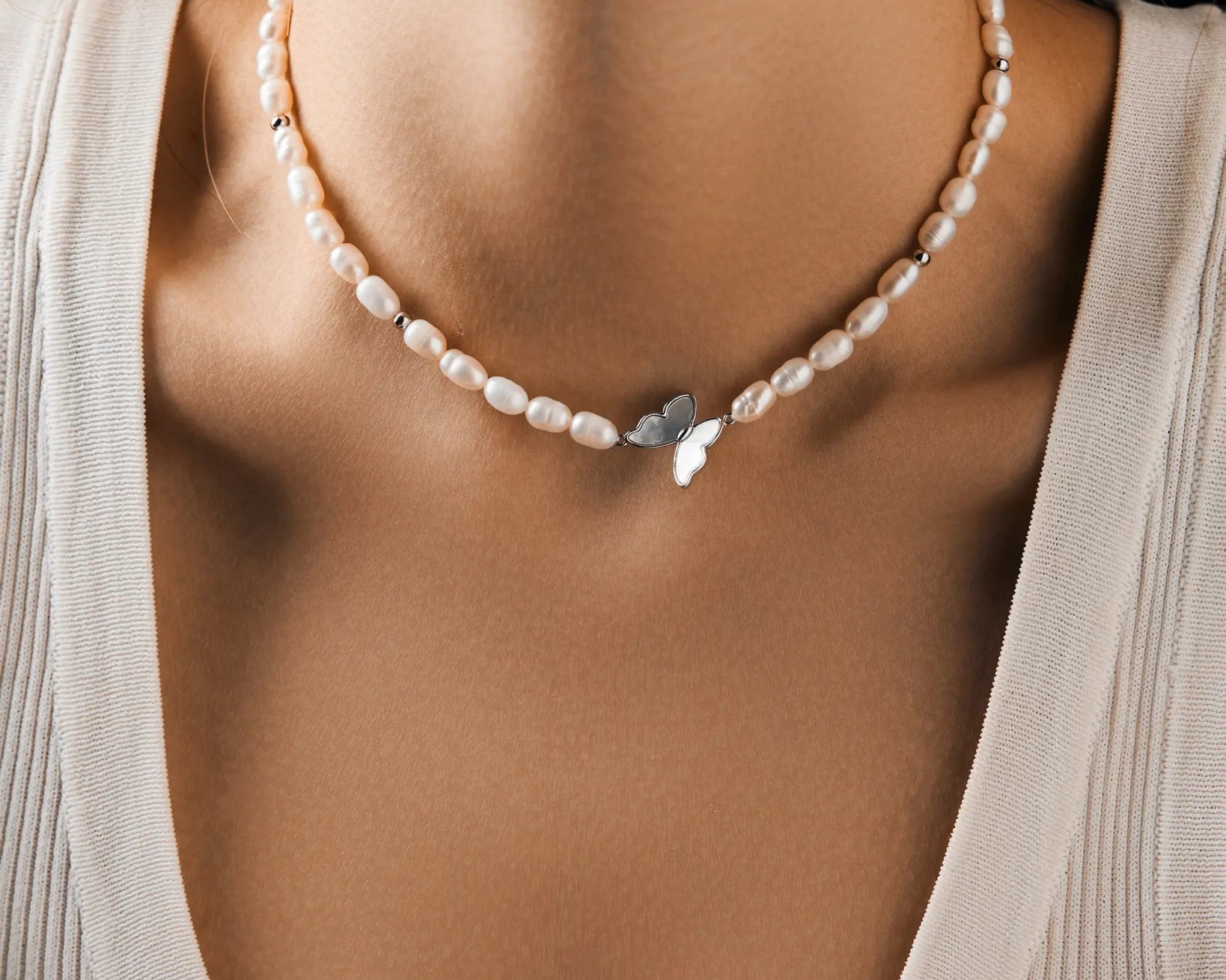Natural Freshwater Mother-of-Pearl Butterfly Necklace - Alarita
