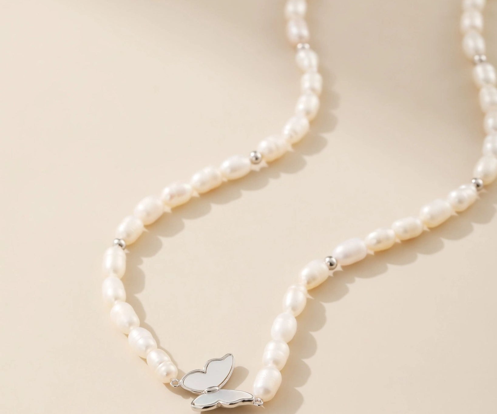 Natural Freshwater Mother-of-Pearl Butterfly Necklace - Alarita