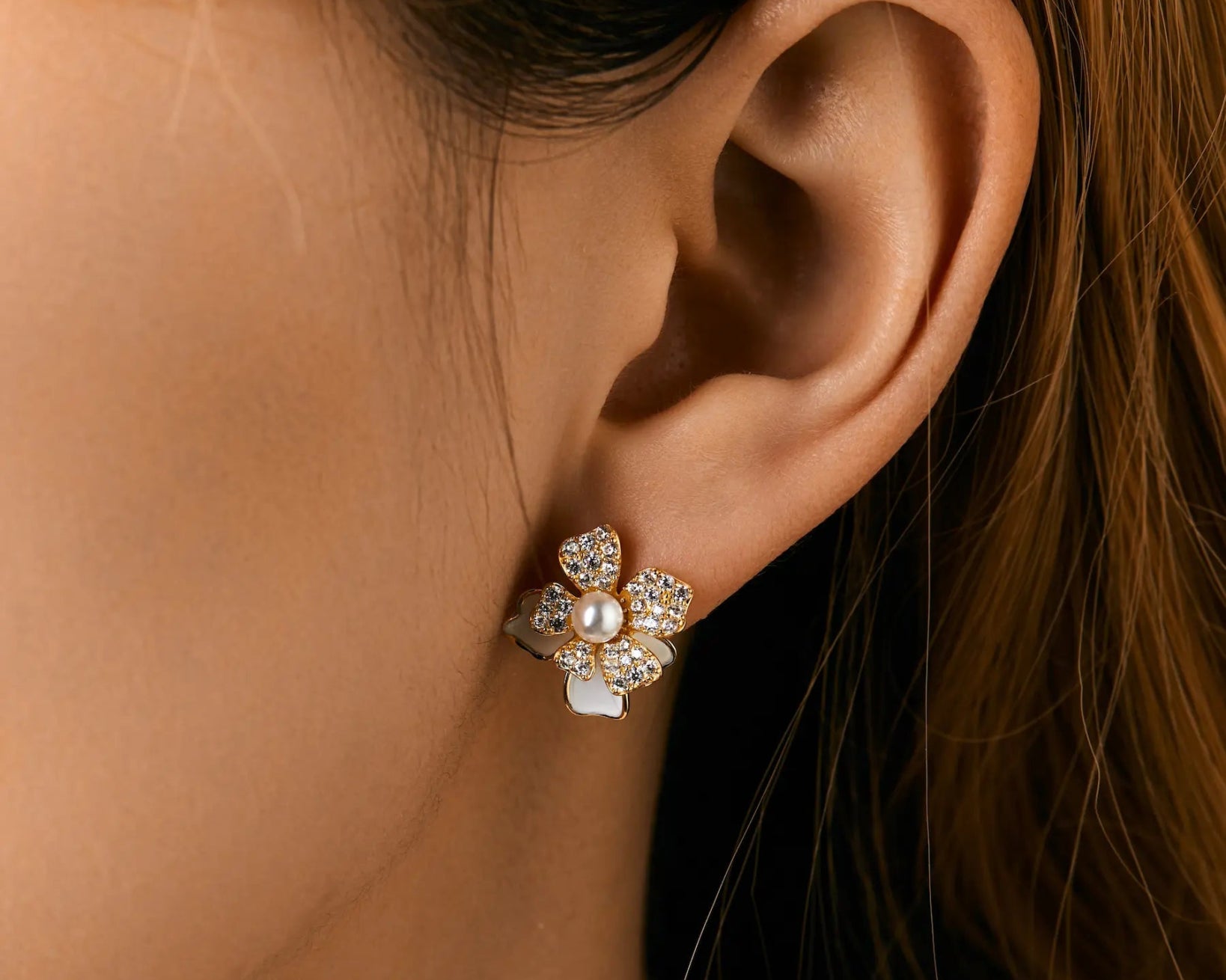 Pavé Topaz Flower Pearl Studs - Alarita