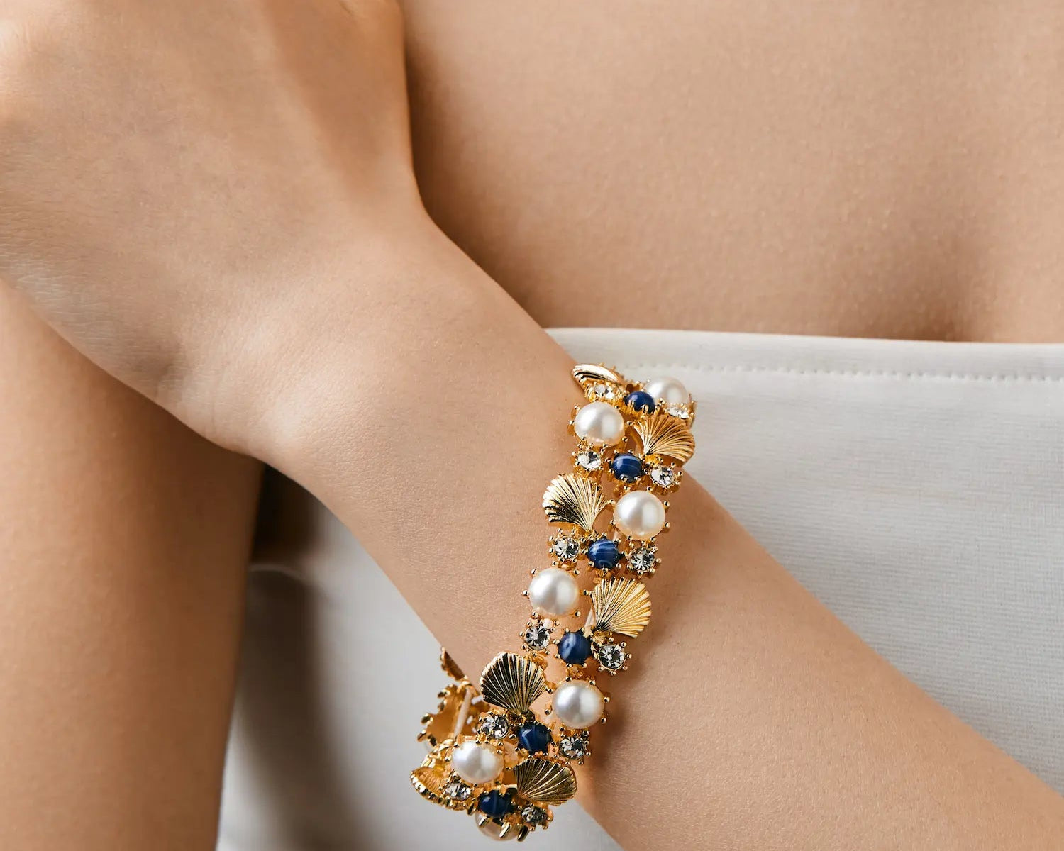 Pearl Shell Bracelet - Alarita