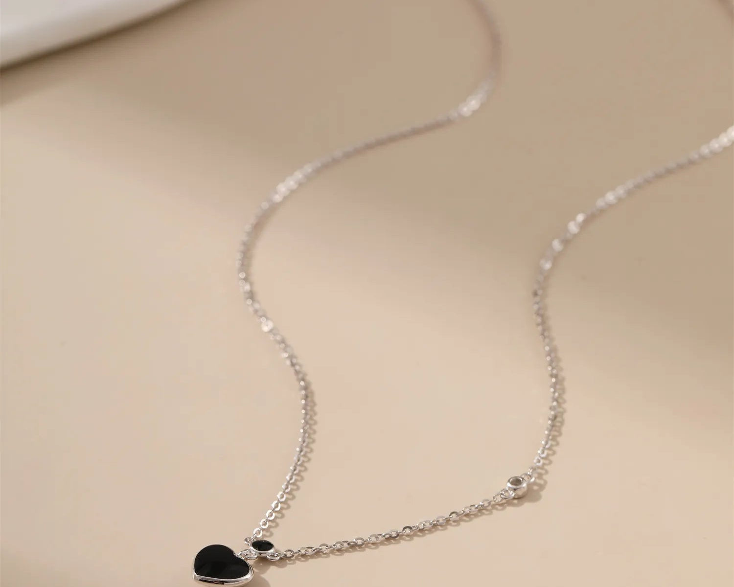 Black Heart Pendant Necklace