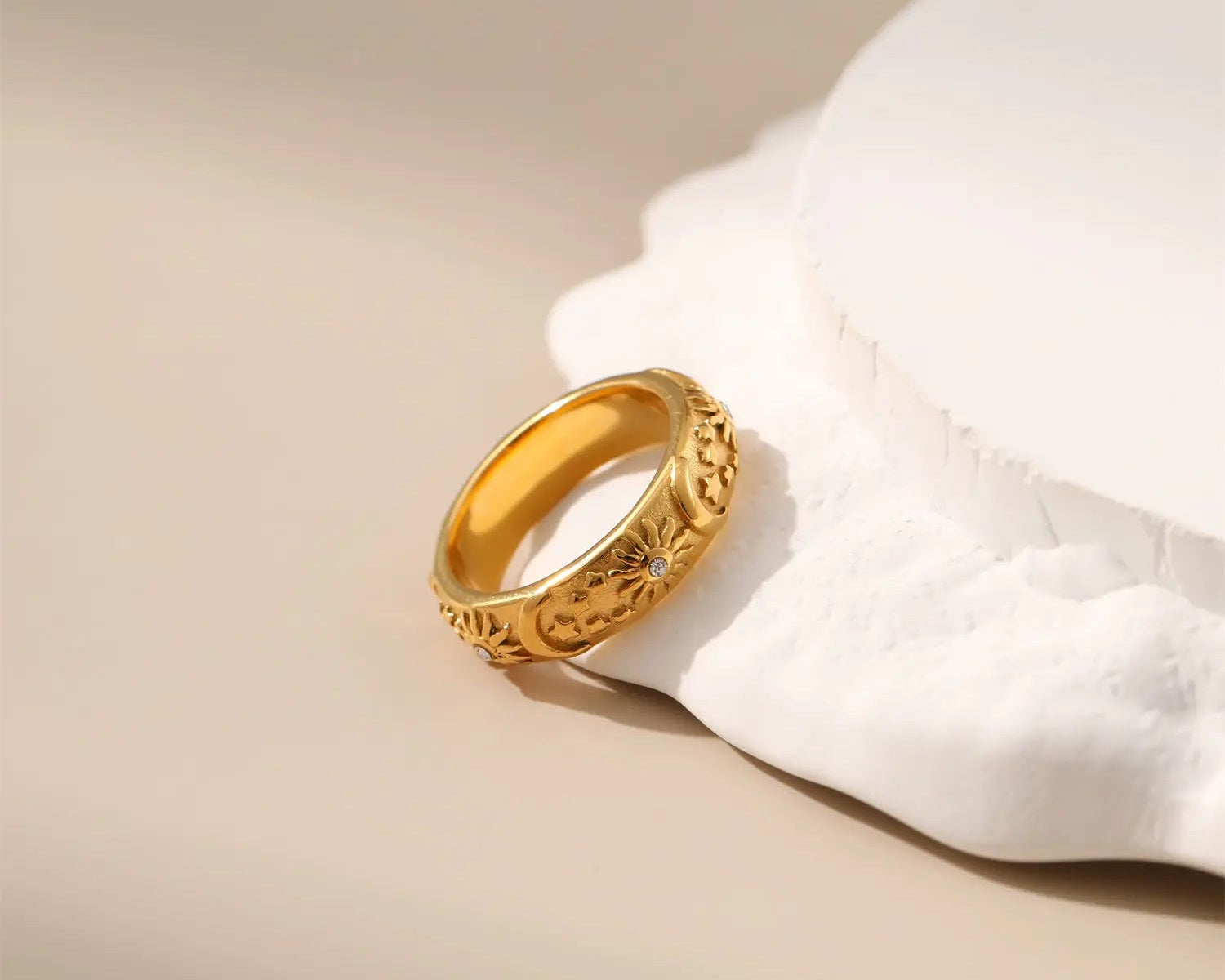 Celestial Vintage Sun Carving Ring