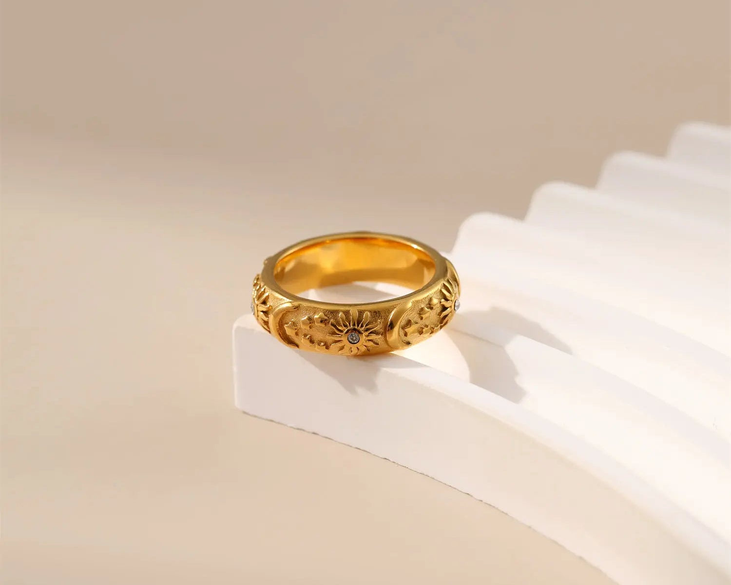 Celestial Vintage Sun Carving Ring