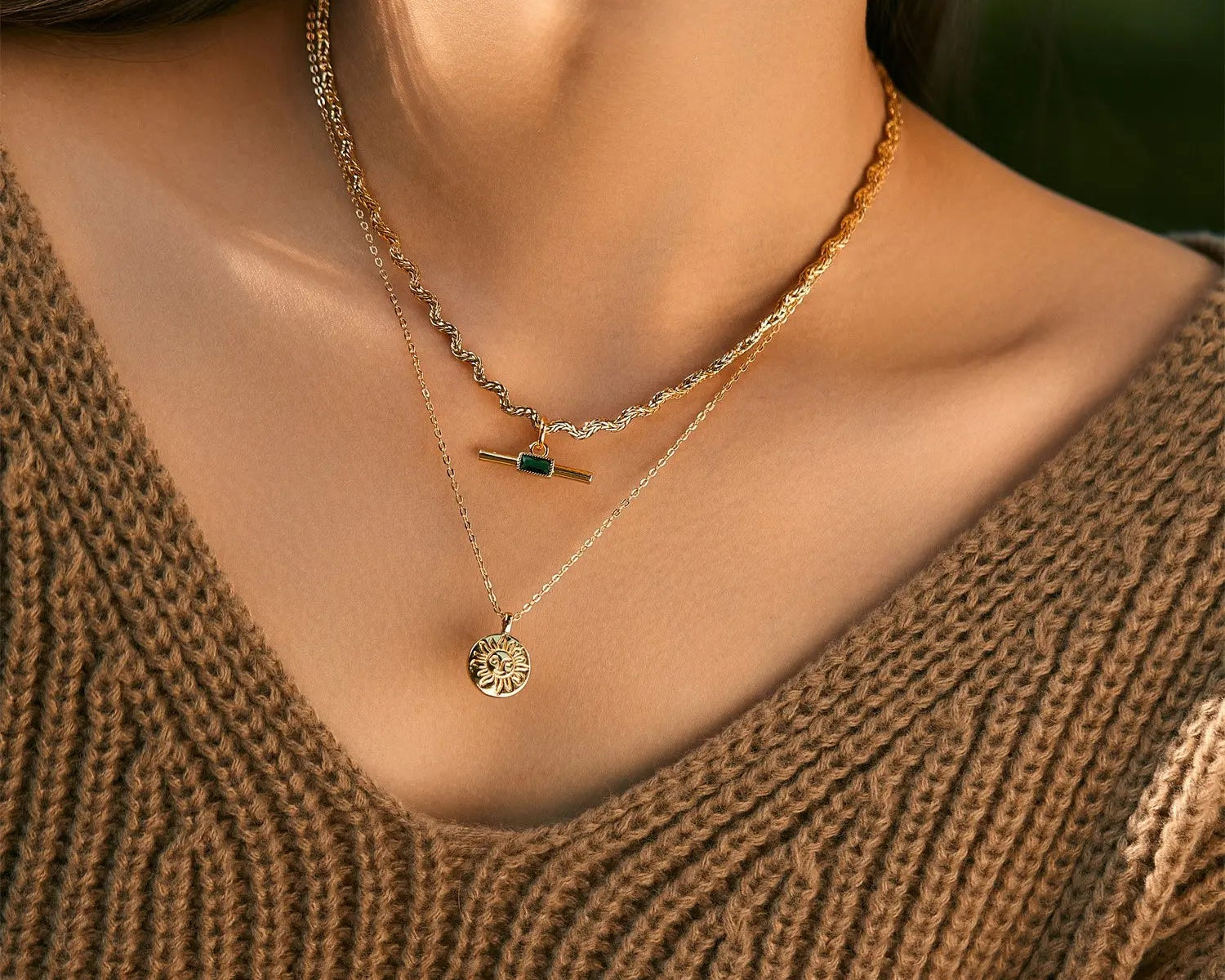 Chain Sun Charm Necklace - Alarita