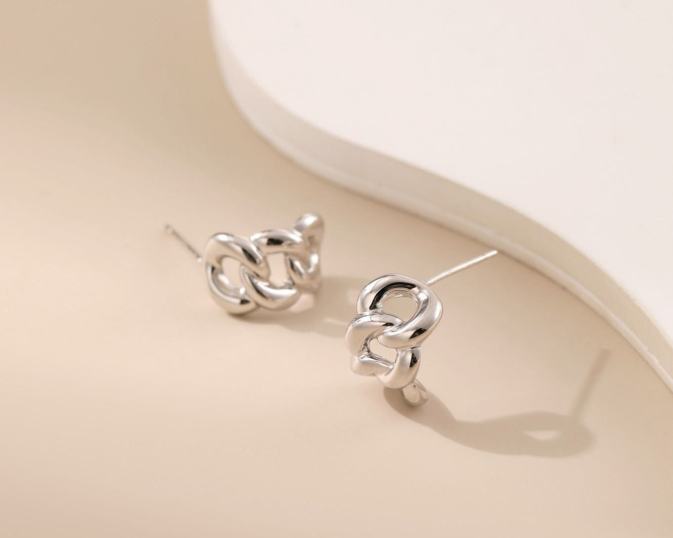 Huggie Hoops - Alarita