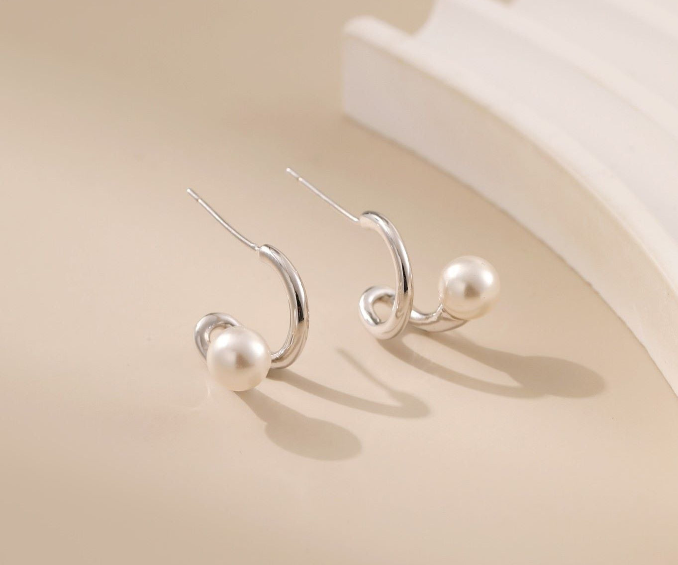 Mini Round Pearl Hoops - Alarita