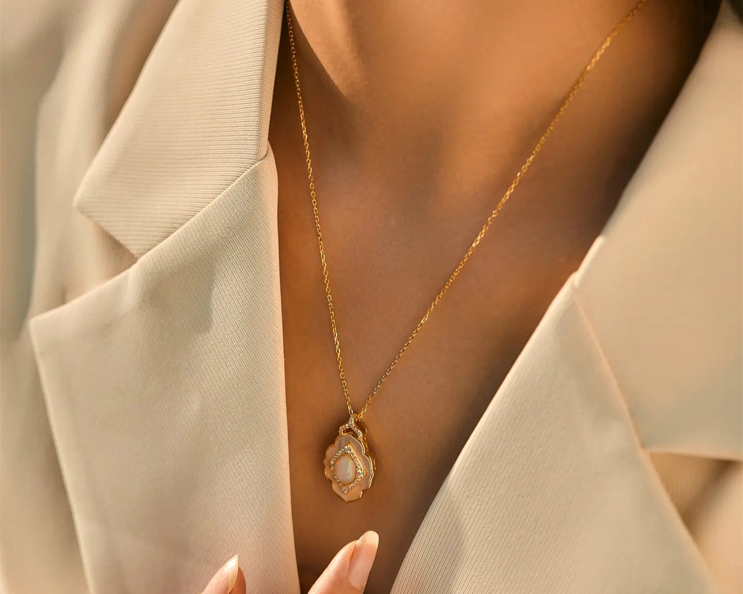 Mother of Pearl Shell Necklace - Alarita