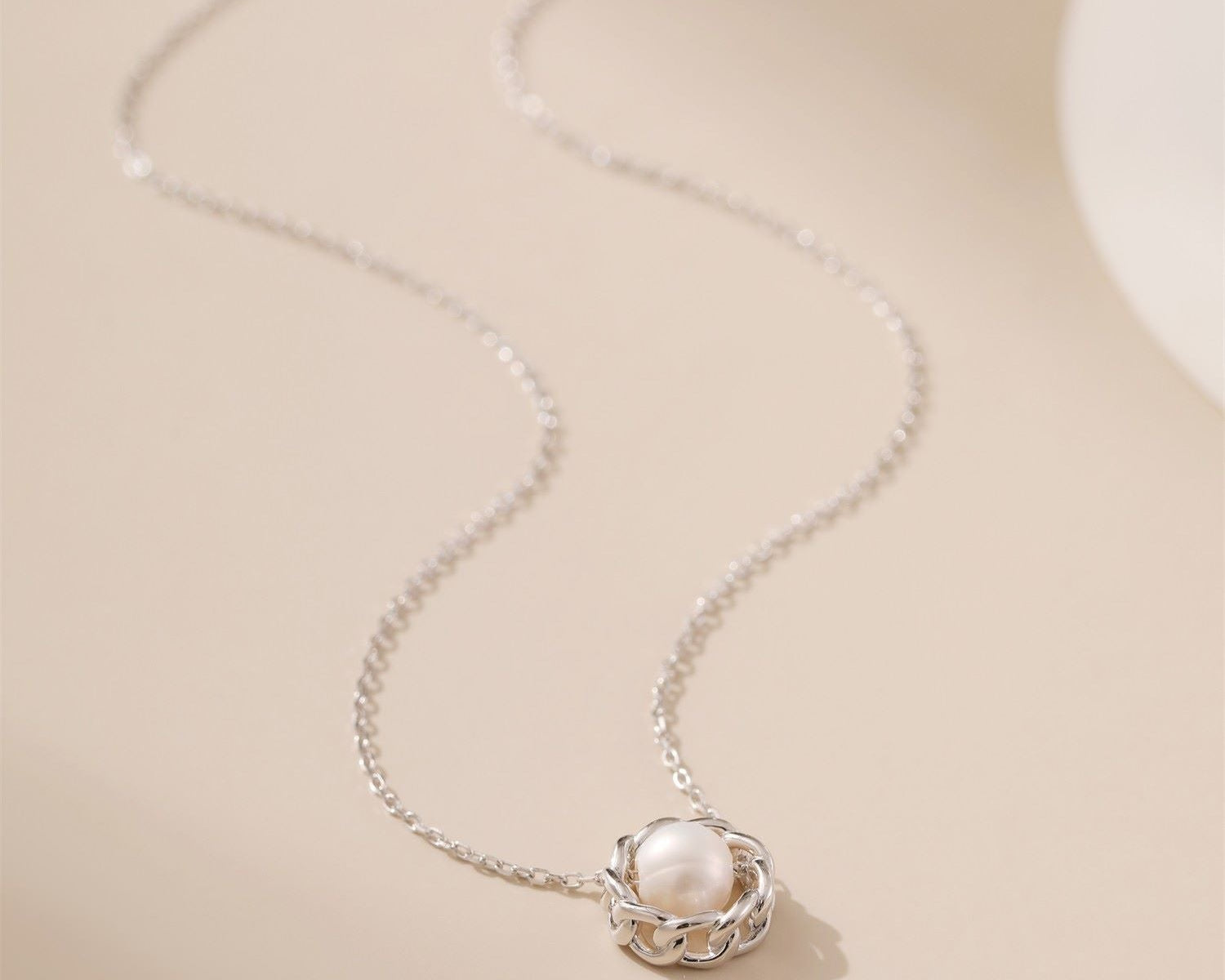 Pearl Pendant Necklace - Alarita
