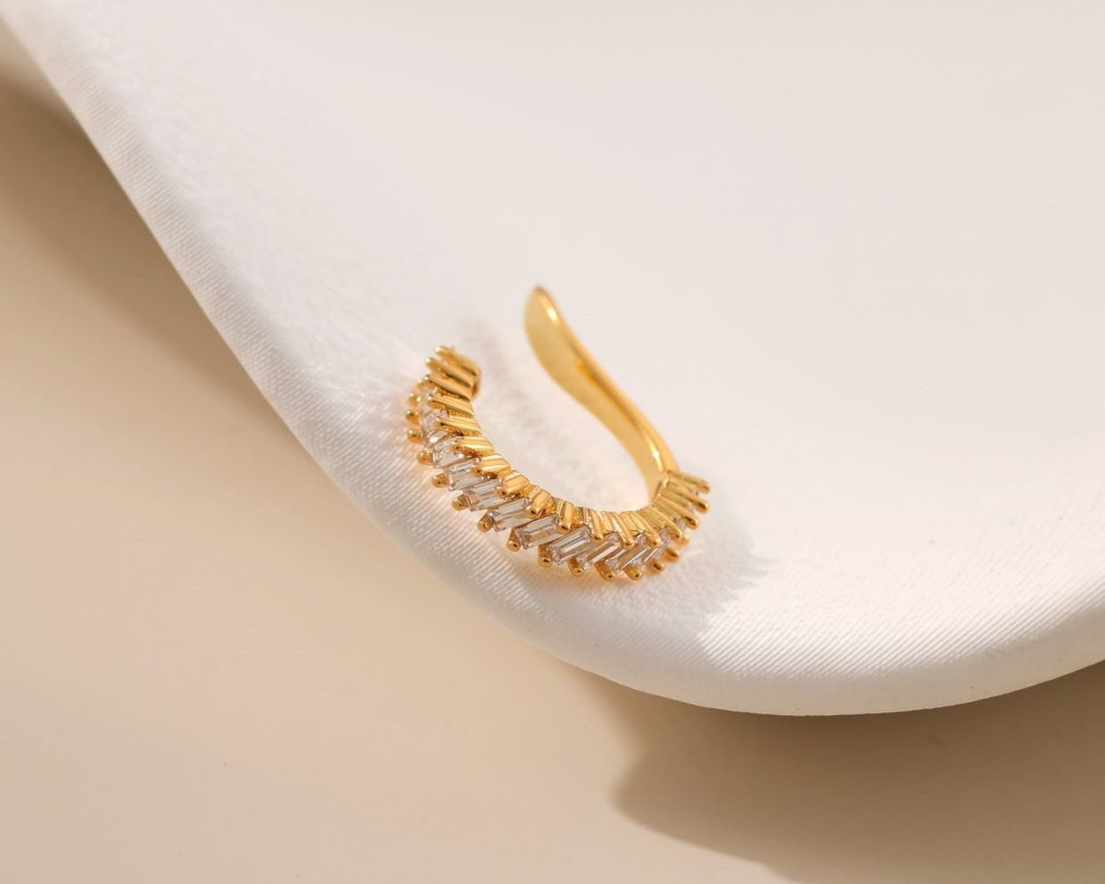 Rectangular Cubic Zirconia Ear Cuff - Alarita
