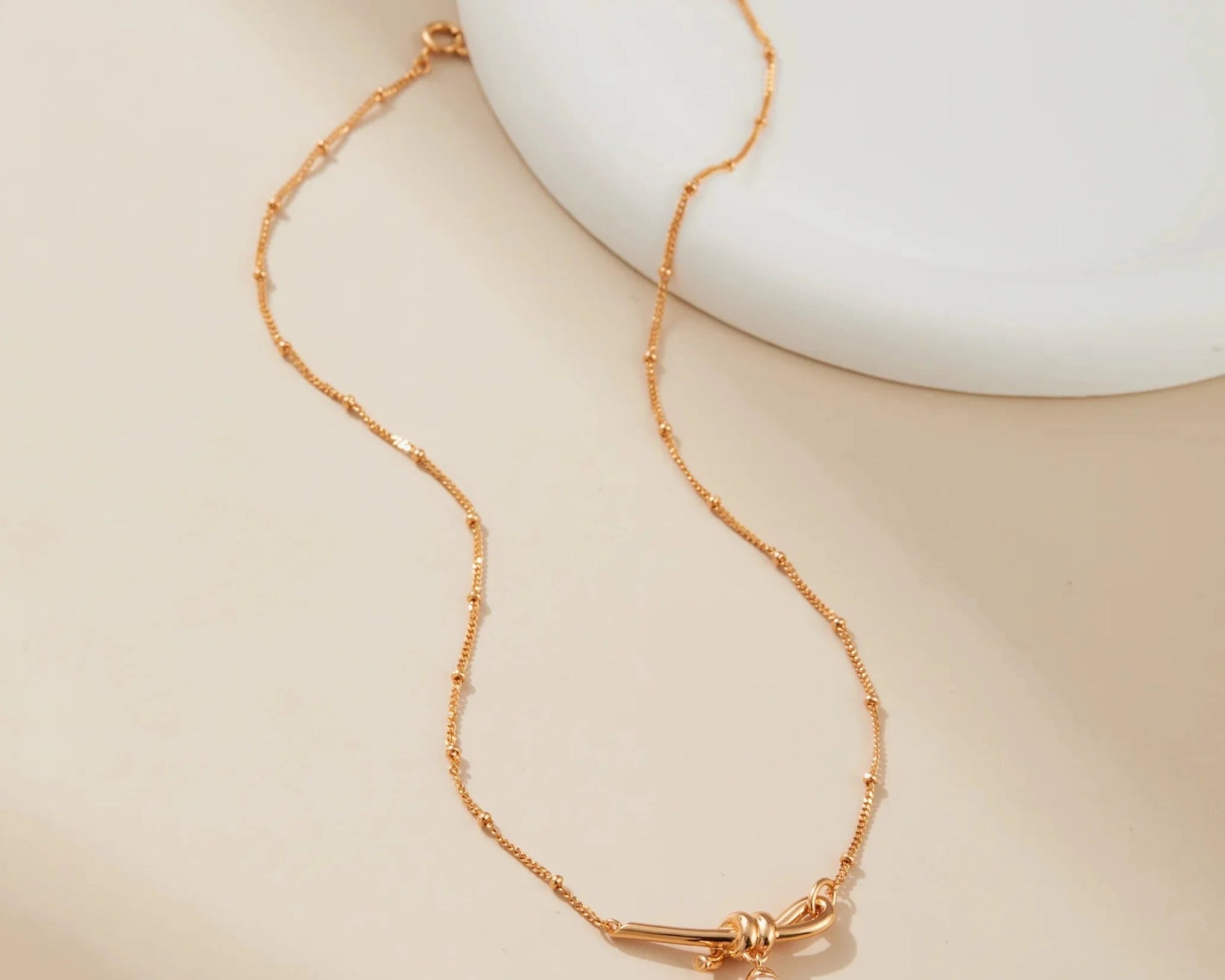 Vintage Gold Knot Pearl Necklace - Alarita
