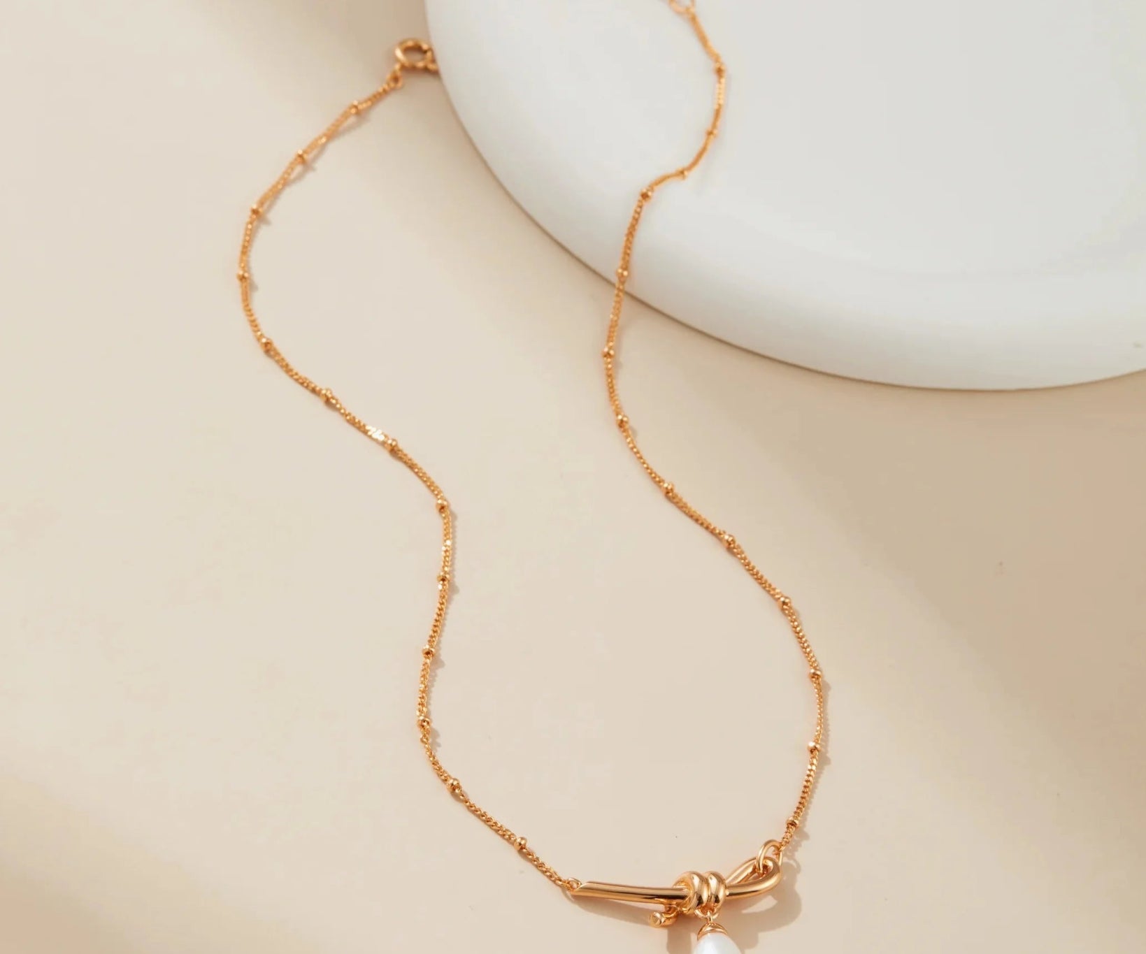 Vintage Gold Knot Pearl Necklace - Alarita