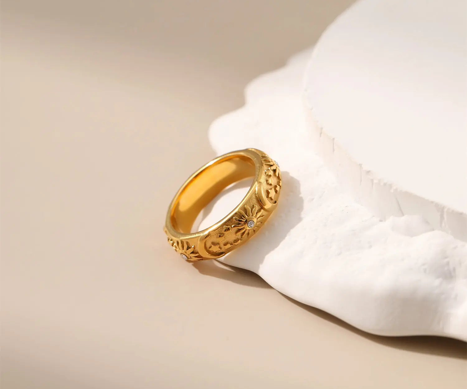 Celestial Vintage Sun Carving Ring