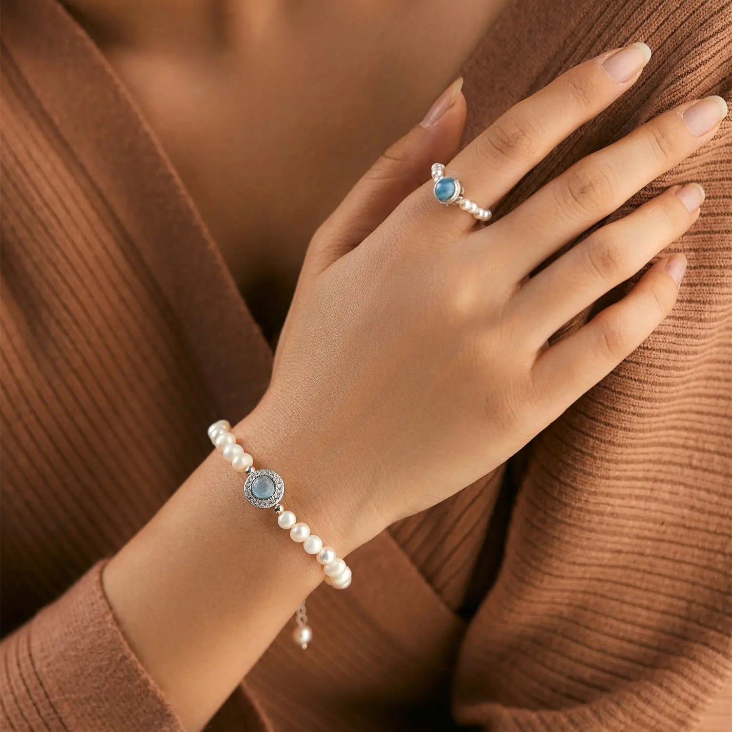 Blue Topaz Natural Pearl Bracelet - Alarita