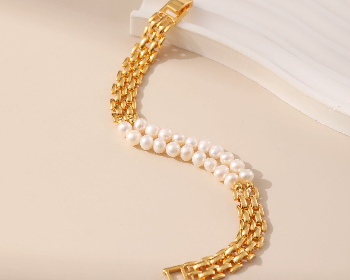 Natural Pearl Vintage Band Bracelet - Alarita