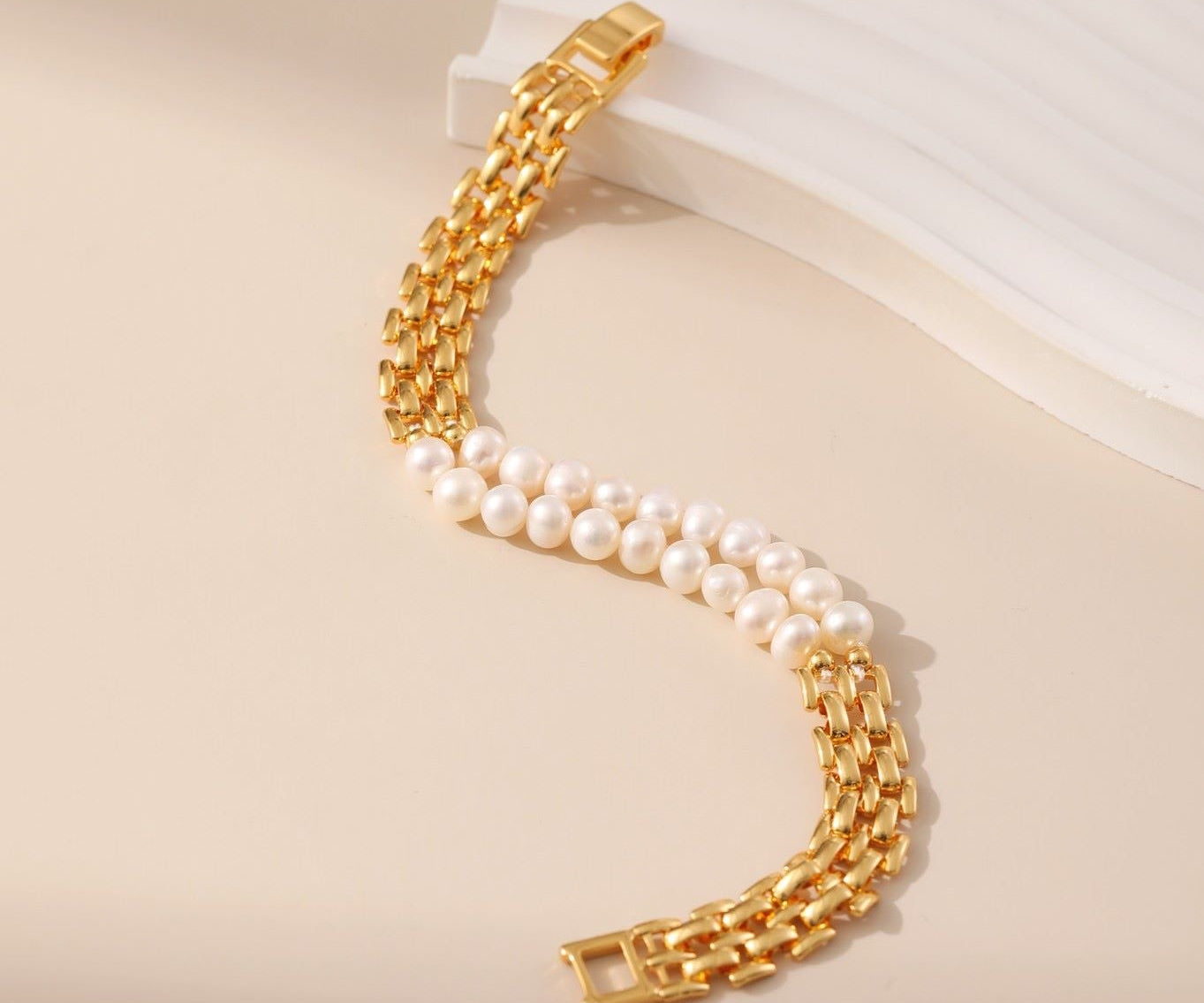 Natural Pearl Vintage Band Bracelet - Alarita