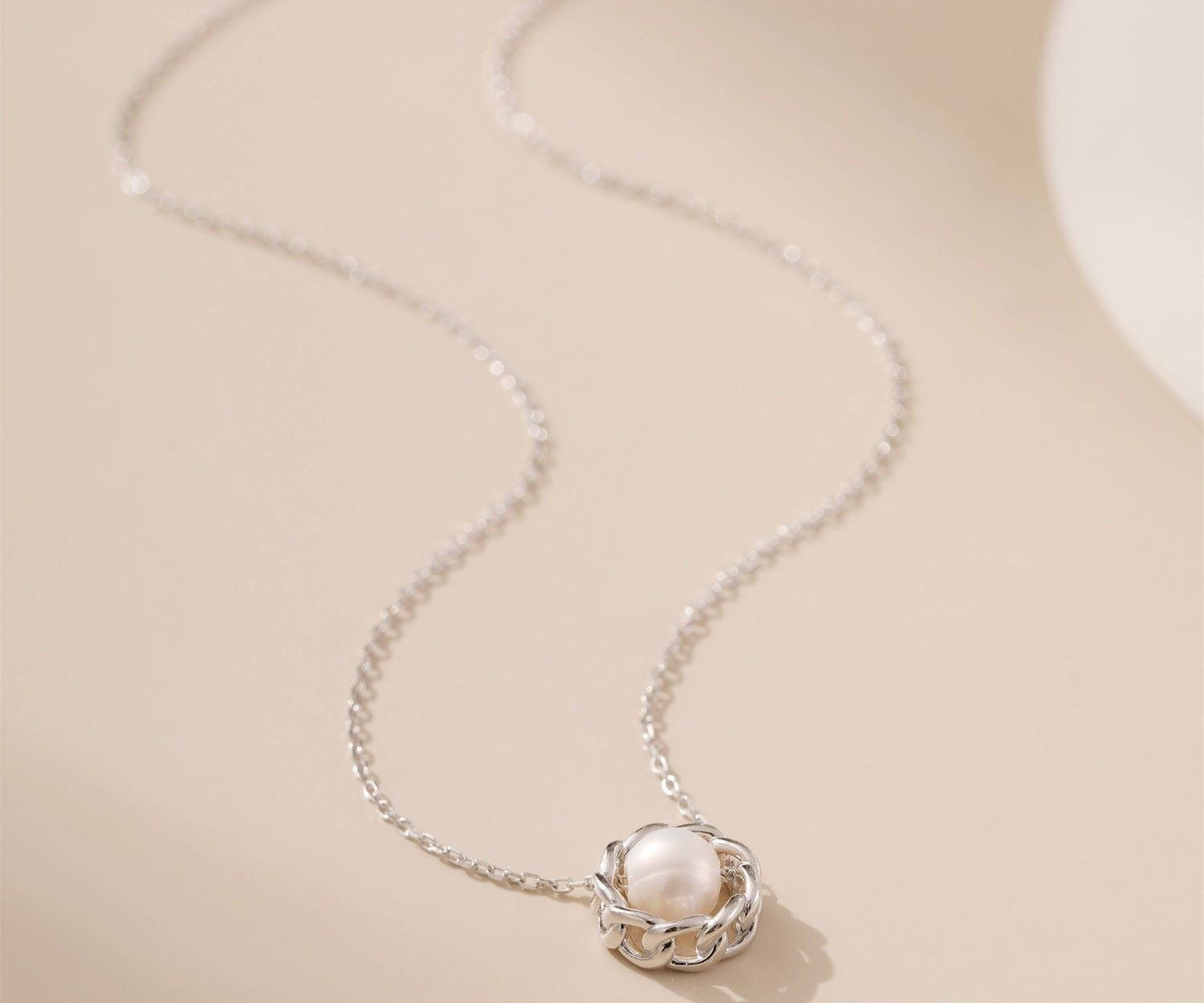 Pearl Pendant Necklace - Alarita