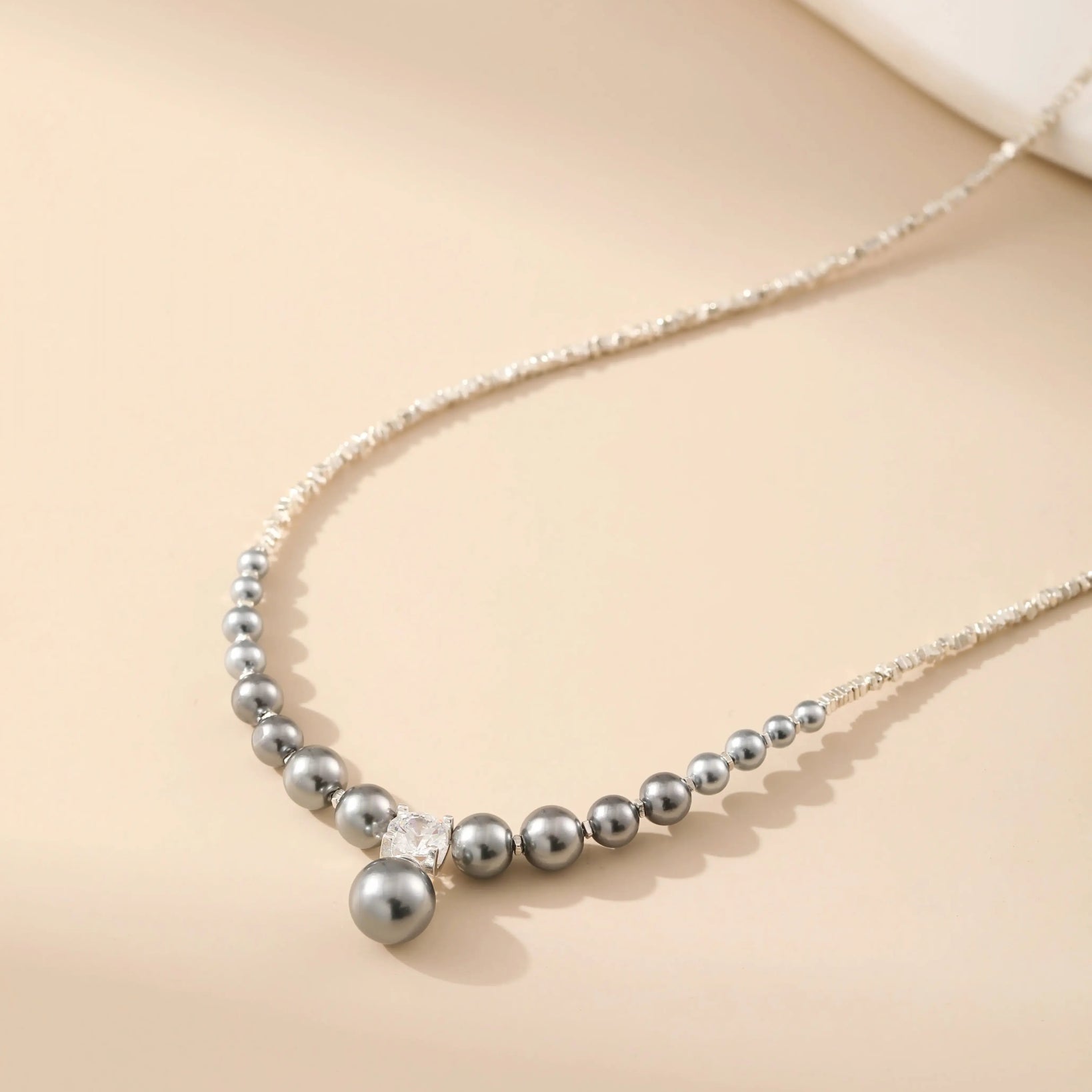 Round High-Shine Gradient Pearl Necklace - Alarita